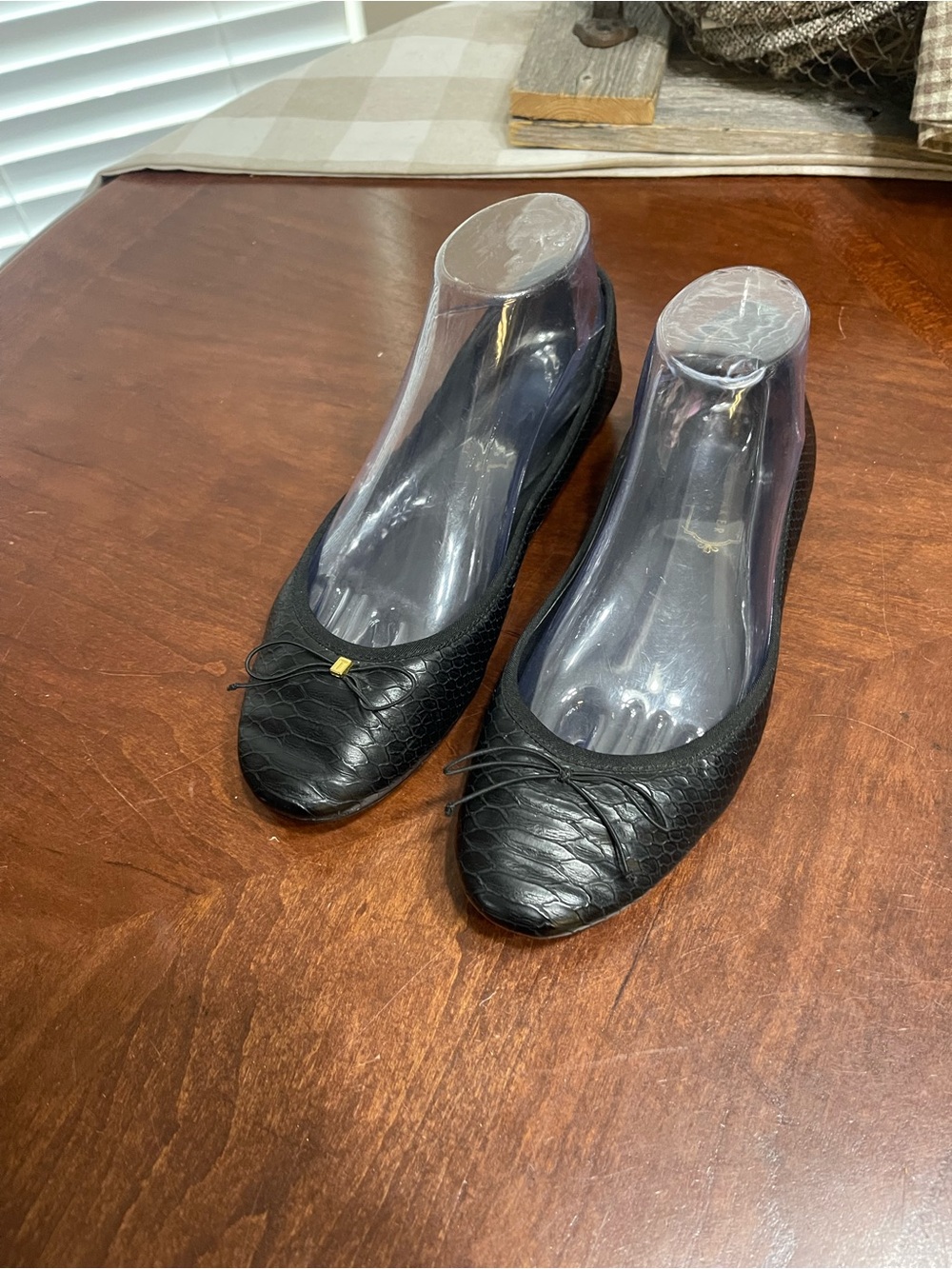 Ted Baker Black Gold Bow Ballet Flats read
